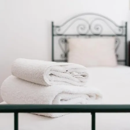 Villa Guestready - Tranquil Escape Near Ave River