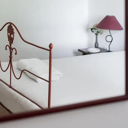 Villa Guestready - Tranquil Escape Near Ave River