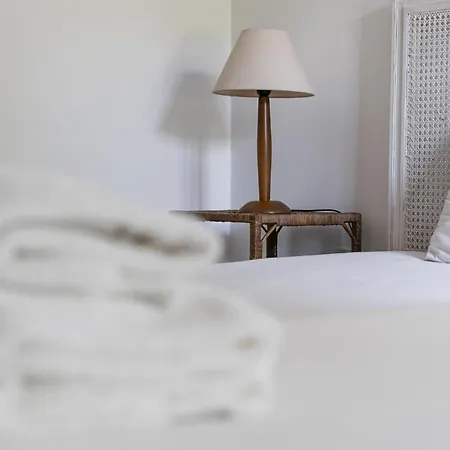 Villa Guestready - Tranquil Escape Near Ave River